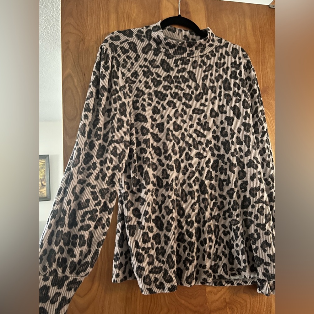 Maurice’s Long Sleeve Top